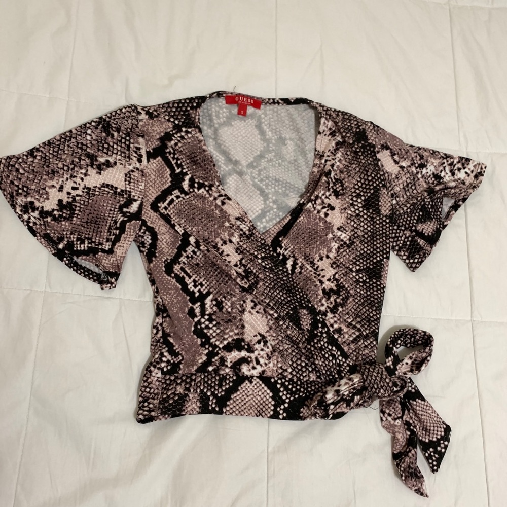 GUESS Wrap Top Snake print